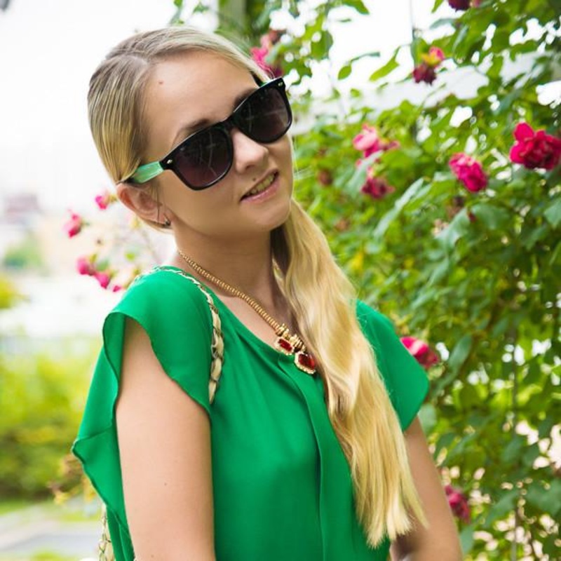“Brigitte” Retro Dual Tone Horned Rim Indie Sunglasses